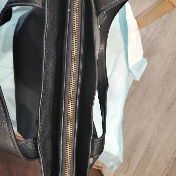 NWT FRYE AND CO. FAUX LEATHER BAG - Picture 7 of 8